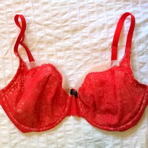 Victoria's Secret Red/Cream Lace Under Wire Bra, 34DD